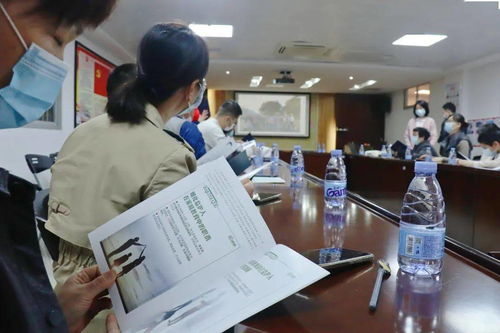 移動的“解憂小鋪” 一場貼心的教育咨詢活動